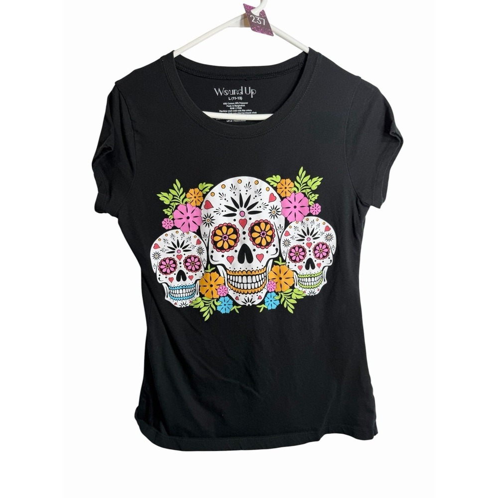 wound up womens short sleeve skull shirt size large 11 13